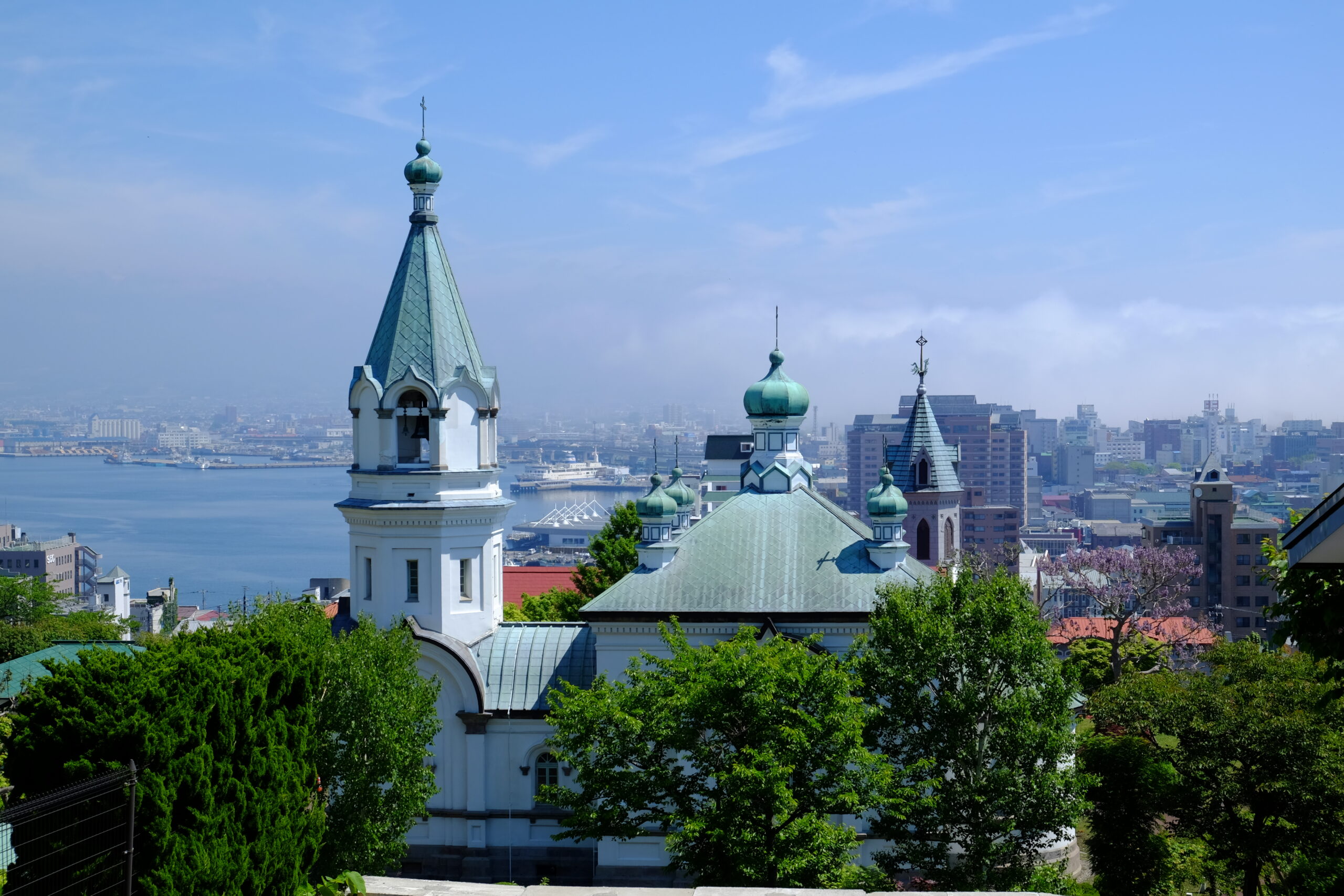 Tempat wisata sejarah dan budaya di Hakodate, Hokkaido, Jepang: Hakodate Orthodox Church. (HAKODATE OFFICIAL TRAVEL GUIDE HOKKAIDO/HAKODATE PHOTO LIBRARY)