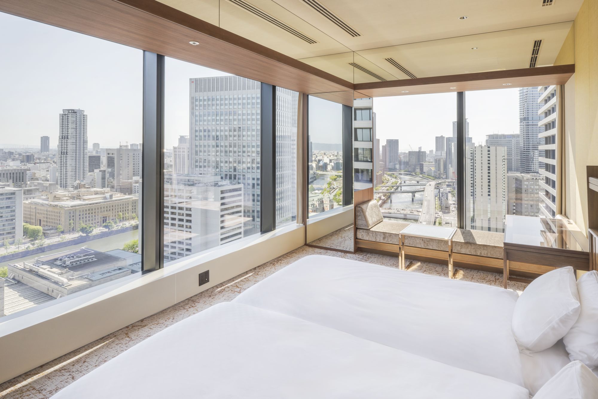 Kamar di Candeo Hotels Osaka The Tower. (JNTO/©︎CANDEO HOTELS OSAKA THE TOWER)