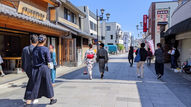 Jalan-jalan di Kawagoe (Little Edo) sambil pakai yukata. (KARAKSA MEDIA PARTNER)