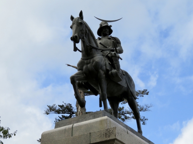 Patung di Reruntuhan Kastil Sendai, Prefektur Miyagi, Jepang. (DOK. PHOTO-AC)