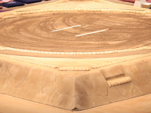 Dohyo, arena melingkar tempat pesumo bergulat. (KARAKSA MEDIA PARTNER)