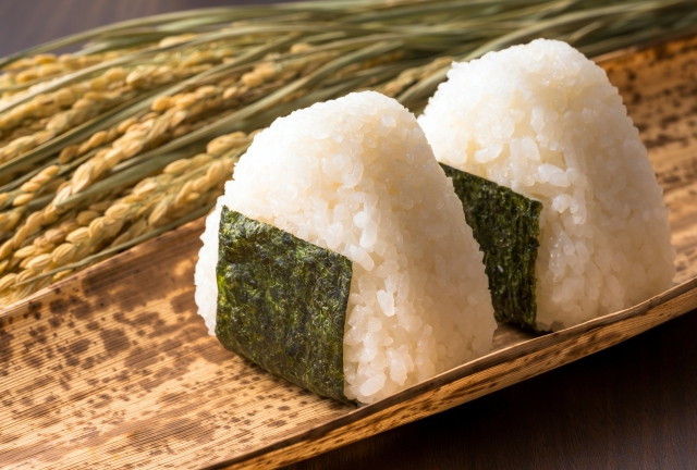 Ilustrasi onigiri dari beras baru jepang atau shinmai. (KARAKSA MEDIA PARTNER)