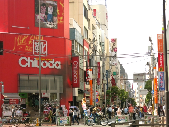 Area Sangenjaya di Tokyo yang dipenuhi restoran, kafe, dan bar. (KARAKSA MEDIA PARTNER)