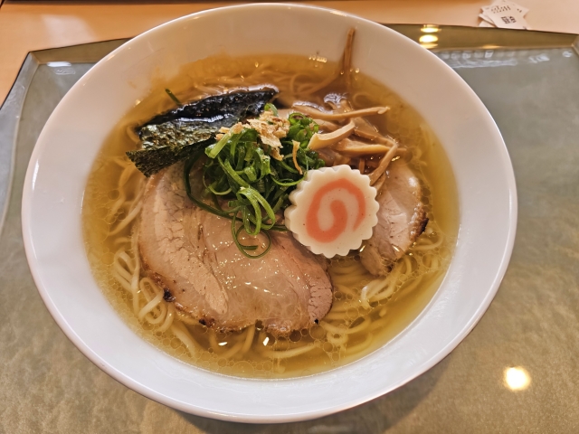 Ramen, salah satu makanan yang wajib dicoba di Tokyo, Jepang.