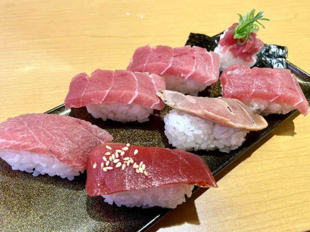 Sushi tuna khas Prefektur Kanagawa, Jepang.