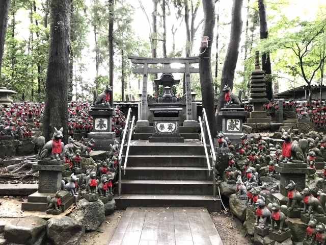 Toyokawa Inari atau Reikizuka di Sapporo, Jepang.