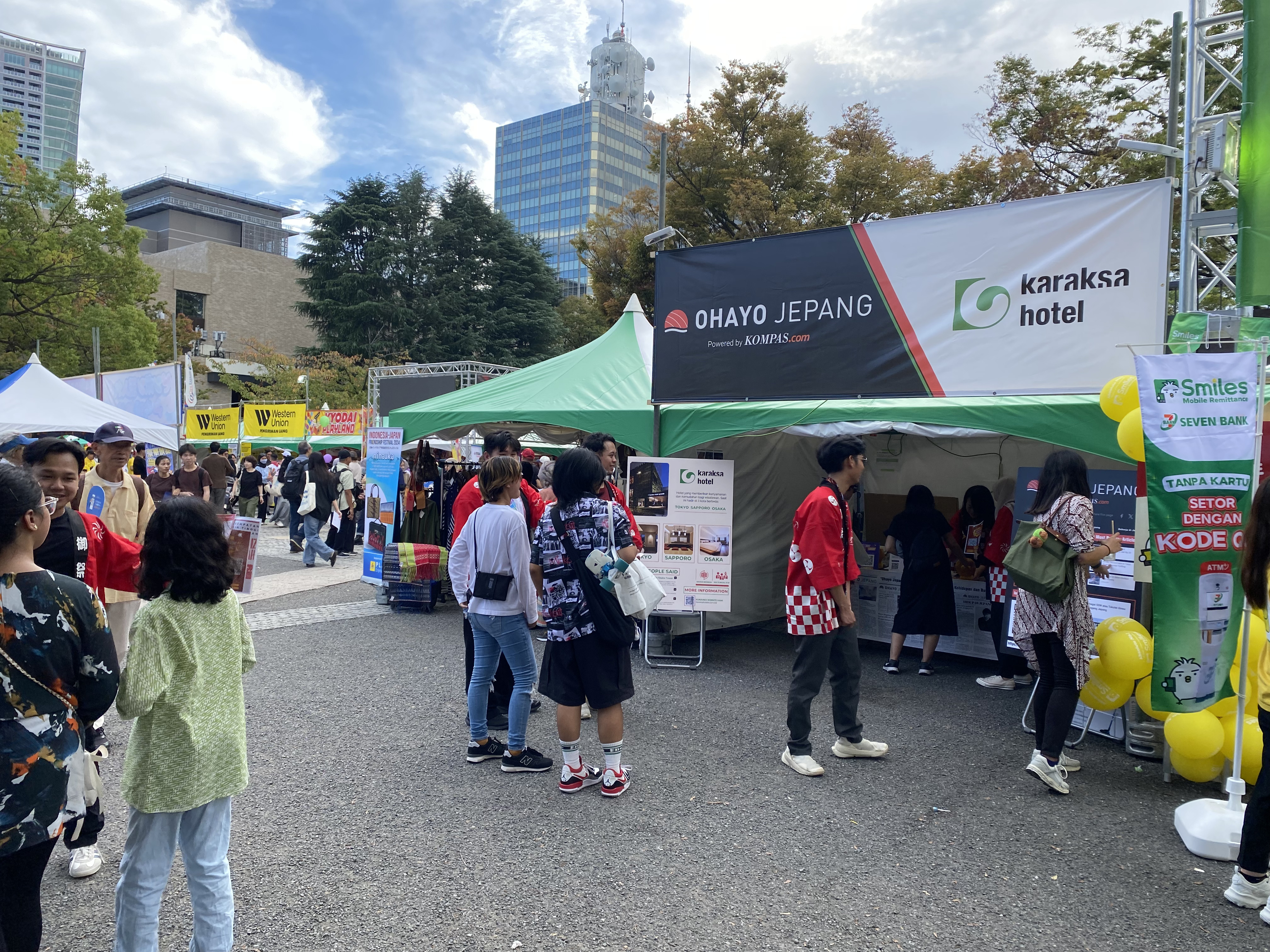 Booth Ohayo Jepang dan Karaksa Hotel di Festival Indonesia-Jepang pada 19-20 Oktober 2024 di Tokyo, Jepang.