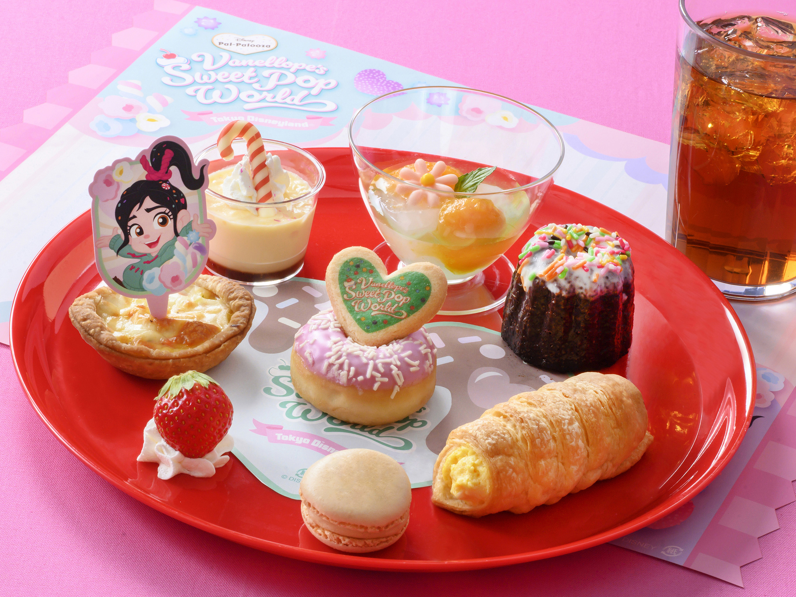 Dessert spesial dunia permen ala Vanellope, atraksi terbaru di Tokyo Disneyland pada 15 Januari-16 Maret 2025.