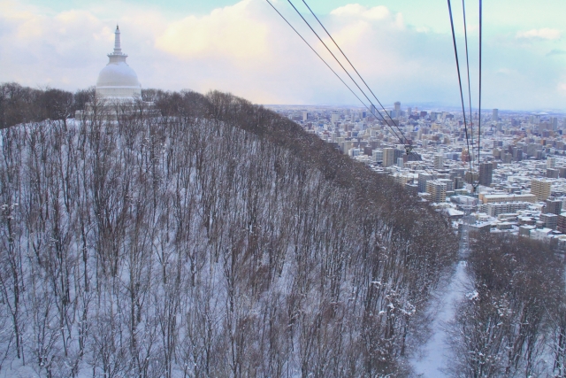 Kereta Gantung di Pegunungan Moiwa, Sapporo, Jepang.