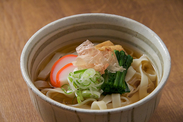 Kishimen, udon pipih khas Prefektur Aichi, Jepang.