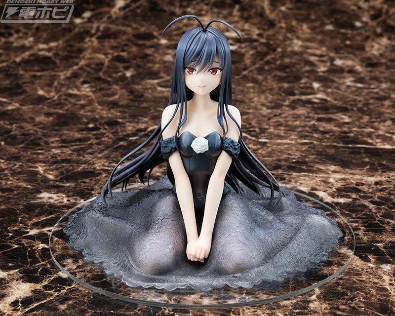 Action figure Kuroyukihime dari anime Accel World yang memakai gaun pengantin hitam transparan.