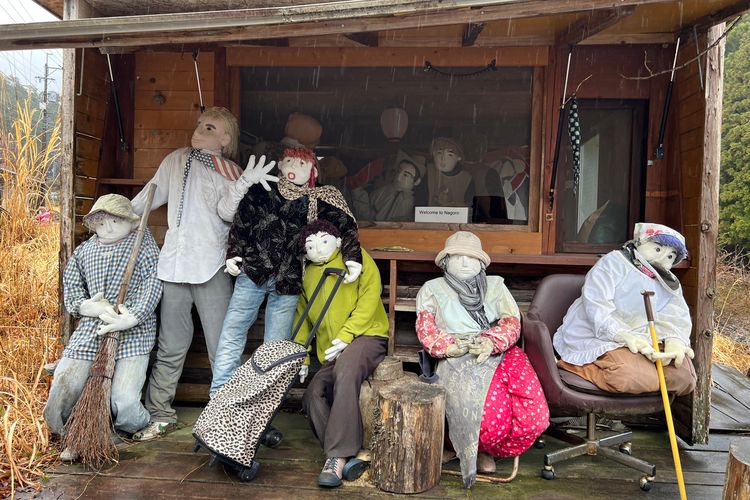 Boneka orang-orangan sawah di Nagaro, desa terpencil di Prefektur Tokushima, Jepang.