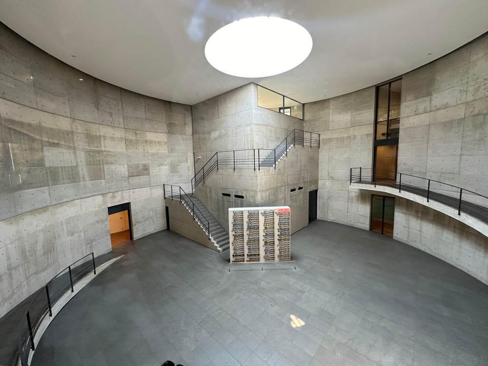 Ruang Rotunda di dalam Museum Rumah Benesse, Pulau Naoshima, Prefektur Kagawa, Jepang. (Foto diambil 4/8/2024)