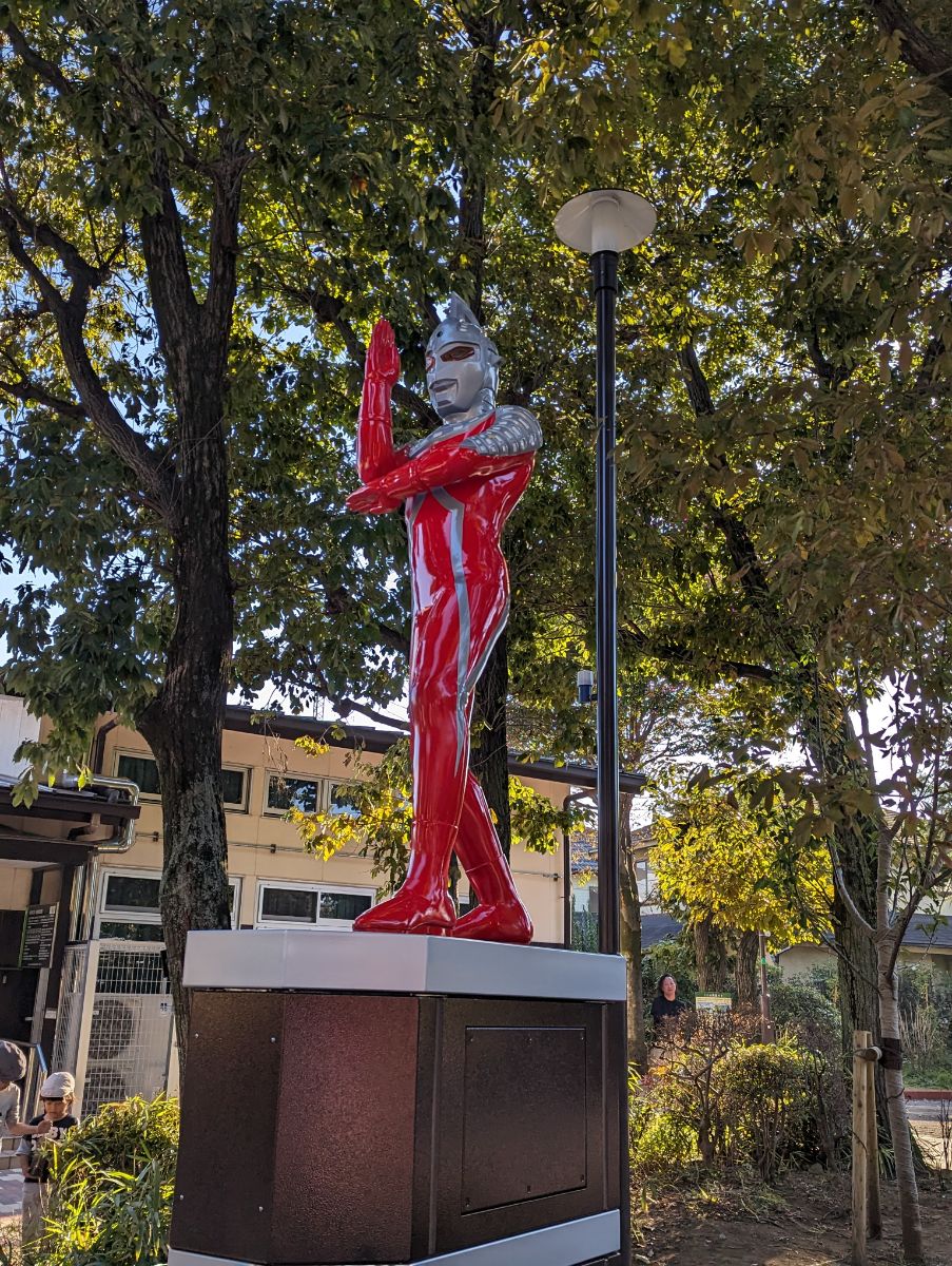 Patung Ultraman Seven di Kota Ultraman Tokyo, Soshigaya-Okura.