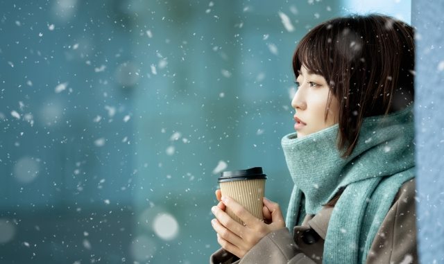 Saran baju musim dingin di Sapporo, Hokkaido: mantel tebal dan syal.