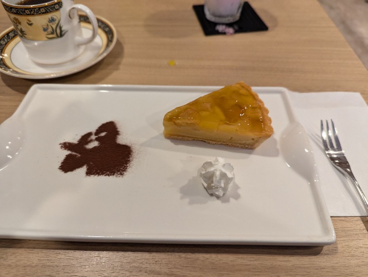 Cafe Melodi mengusung konsep Ultraman, Tokyo, Jepang.