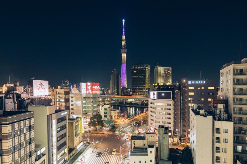 Iluminasi di Tokyo Skytree bisa dilihat dari observatory deck salah satunya Tokyo City View Roppongi Hills, Jepang.