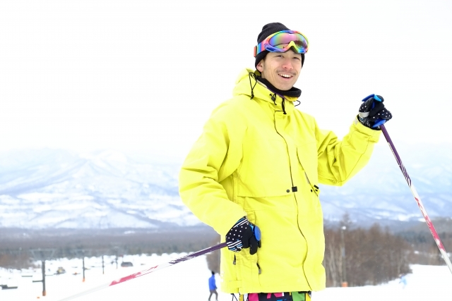 Outfit bermain ski di resor ski Sapporo, Hokkaido.