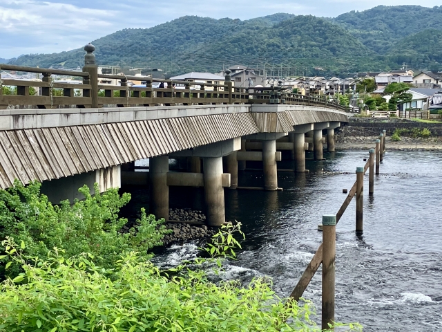 Jembatan Uji di Kyoto, Jepang.