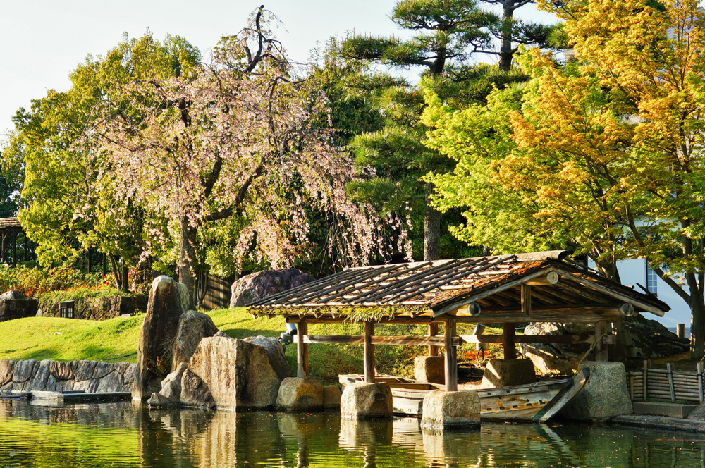 Taman Jepang Tokugawaen, tempat terbaik di Nagoya untuk melihat bunga sakura mekar.