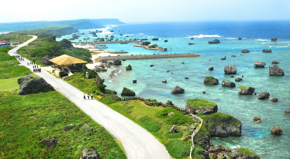 Pulau Miyakojima, Okinawa, Jepang. Suasana pantainya mirip dengan Indoensia timur.