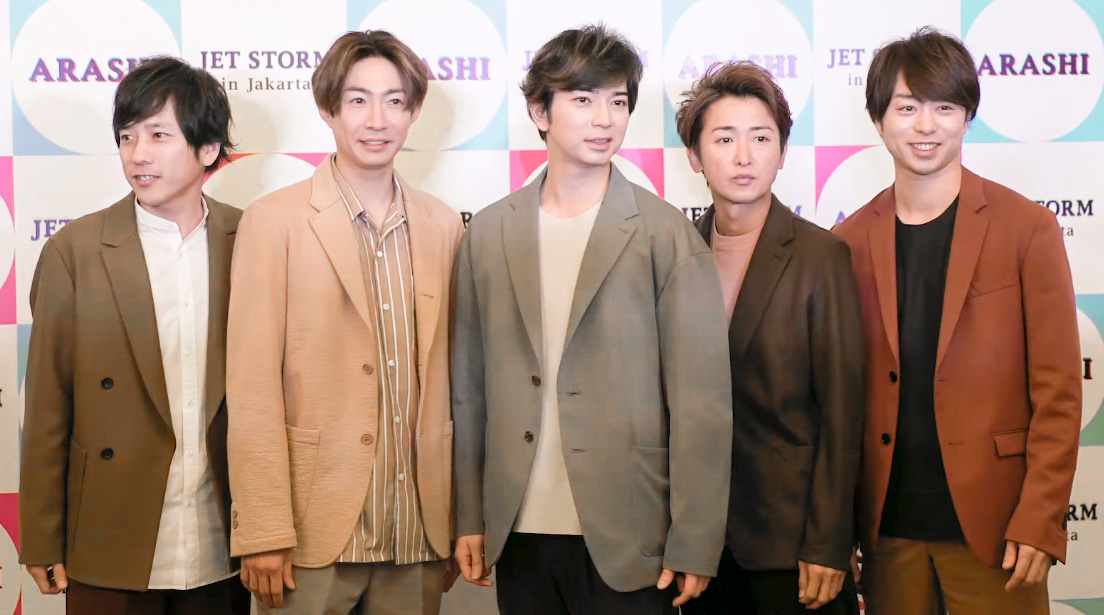 Grup J-Pop Arashi bakal disband setelah tur perpisahan pada 2026.