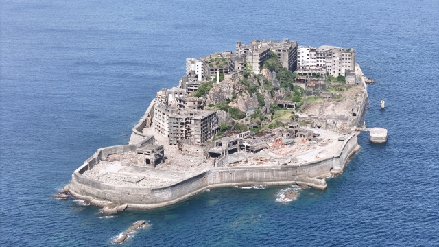 Gunkanjima, pulau tambang terbengkalai di Nagasaki yang mirip kapal perang.