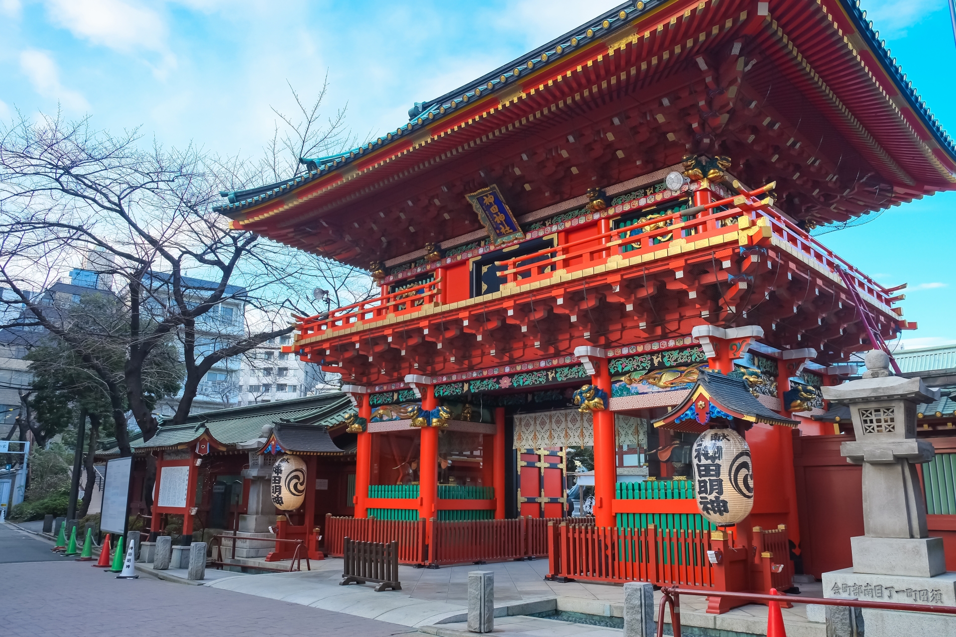 Kanda Myojin gerbang Shingo di Akihabara, Tokyo, Jepang. Kuil ramah otaku ini memadukan budaya dan anime.
