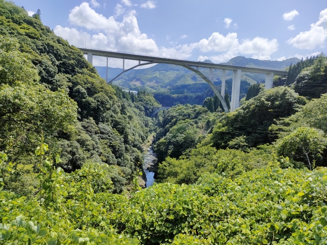 Air terjun di Ngarai Takachiho, Prefektur Miyazaki, Jepang.