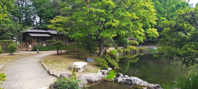 Taman Nakajima bergaya Jepang di Hokkaido, Jepang.