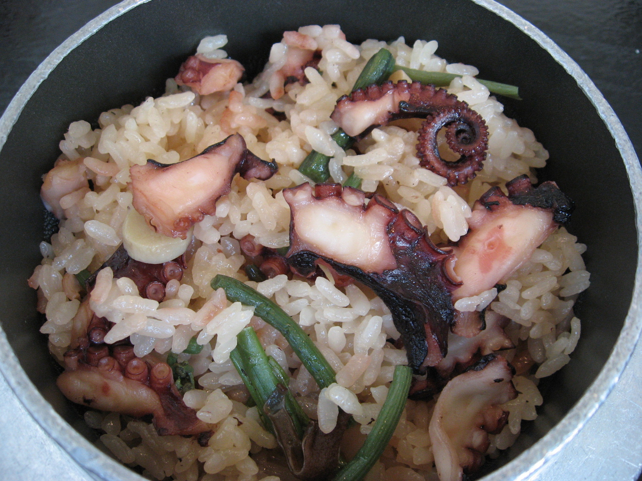 Takomeshi, nasi gurita khas Jepang.