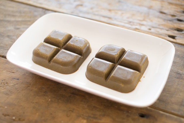 Roux atau bumbu padat kari Jepang.