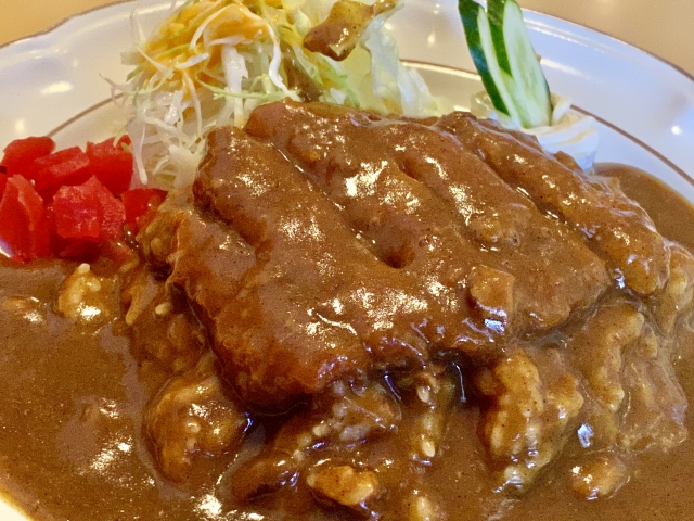 Kari jadi comfort food orang Jepang saat musim panas karena bisa memicu tubuh berkeringat. Efeknya tubuh jadi dingin secara alami.