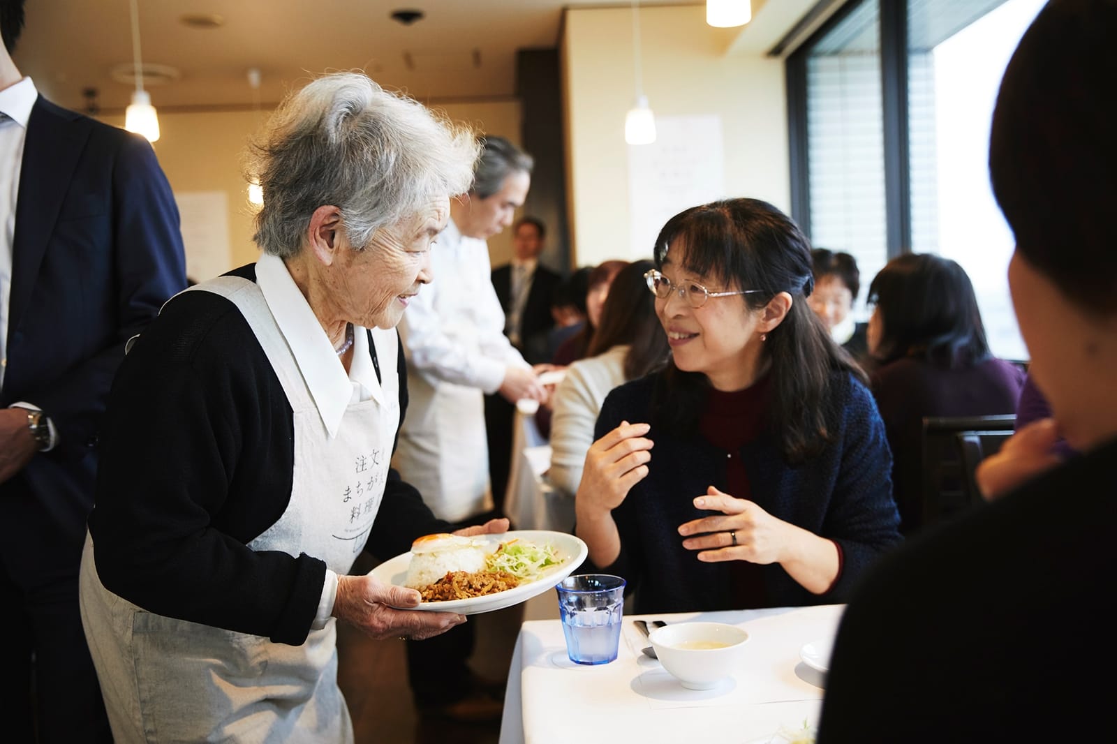 Restaurant of Mistaken Orders, restoran pop-up di Jepang yang pekerjakan lansia demensia untuk raih awareness terhadap demensia.