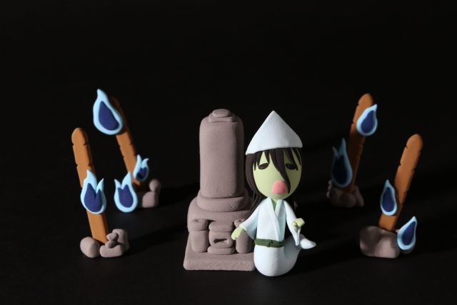 Ilustrasi boneka hantu Jepang.