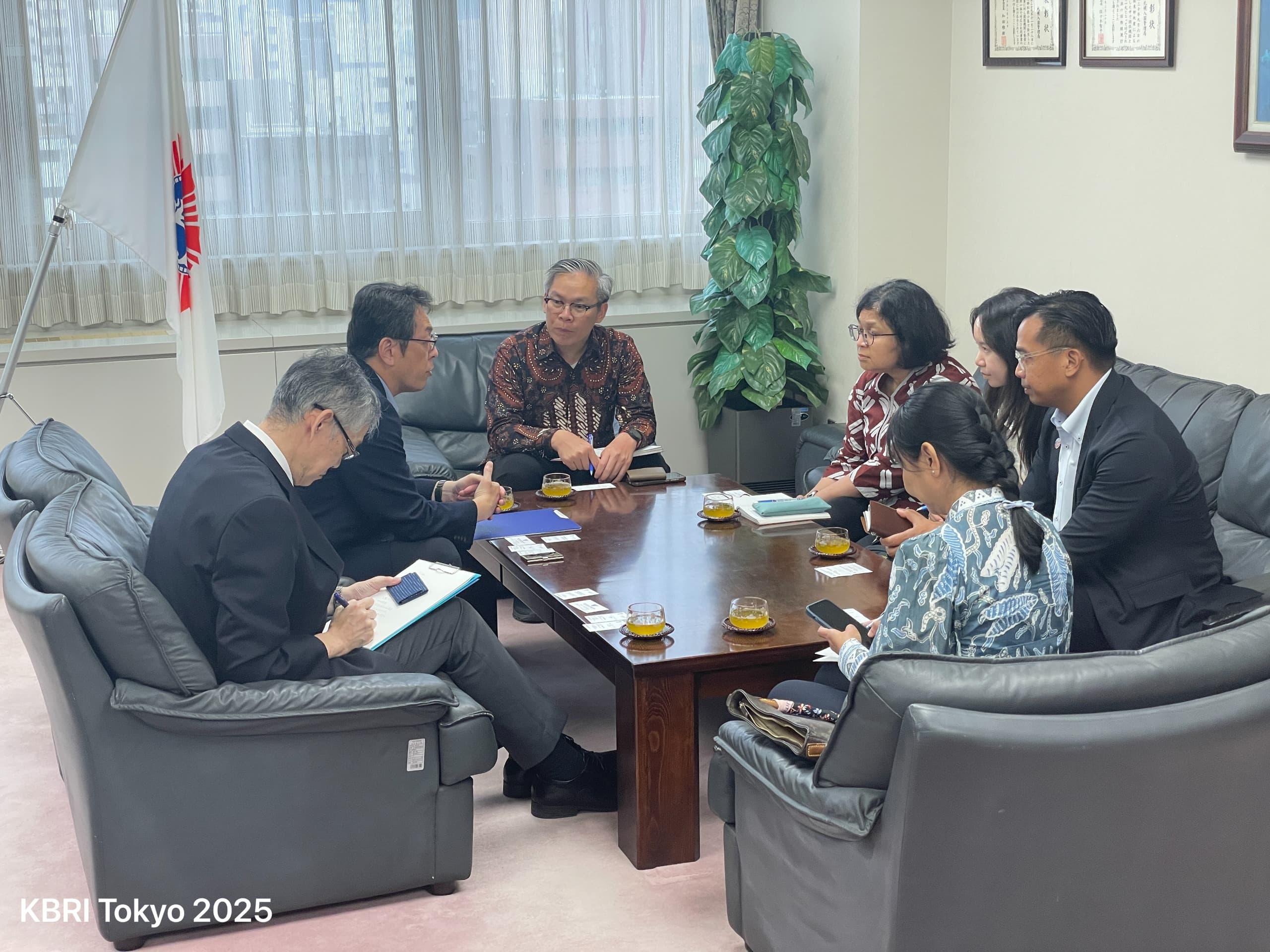 Kedutaan Besar Republik Indonesia (KBRI) Tokyo mengadakan serangkaian pertemuan dengan pemerintah dan kepolisian di Kota Sapporo, Prefektur Hokkaido, Jepang, pada 25–26 Juli 2025. Pertemuan itu bertujuan memperkuat koordinasi dan pelindungan bagi WNI yang tinggal di Hokkaido.