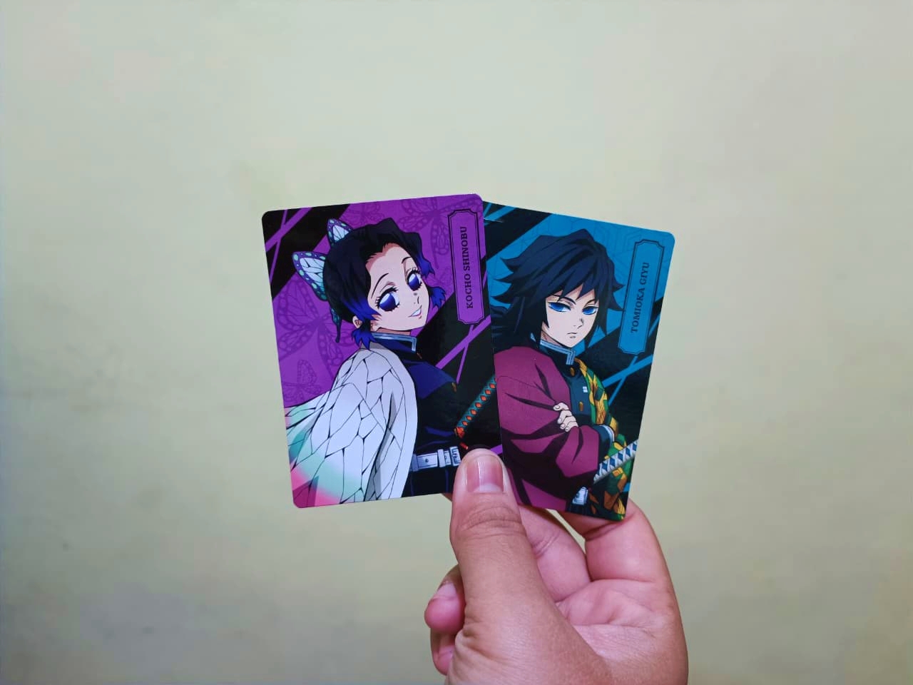 Kartu koleksi karakter Giyu Tomioka dan Shinobu Kocho yang tersedia untuk rilis film Demon Slayer: Infinity Castle.