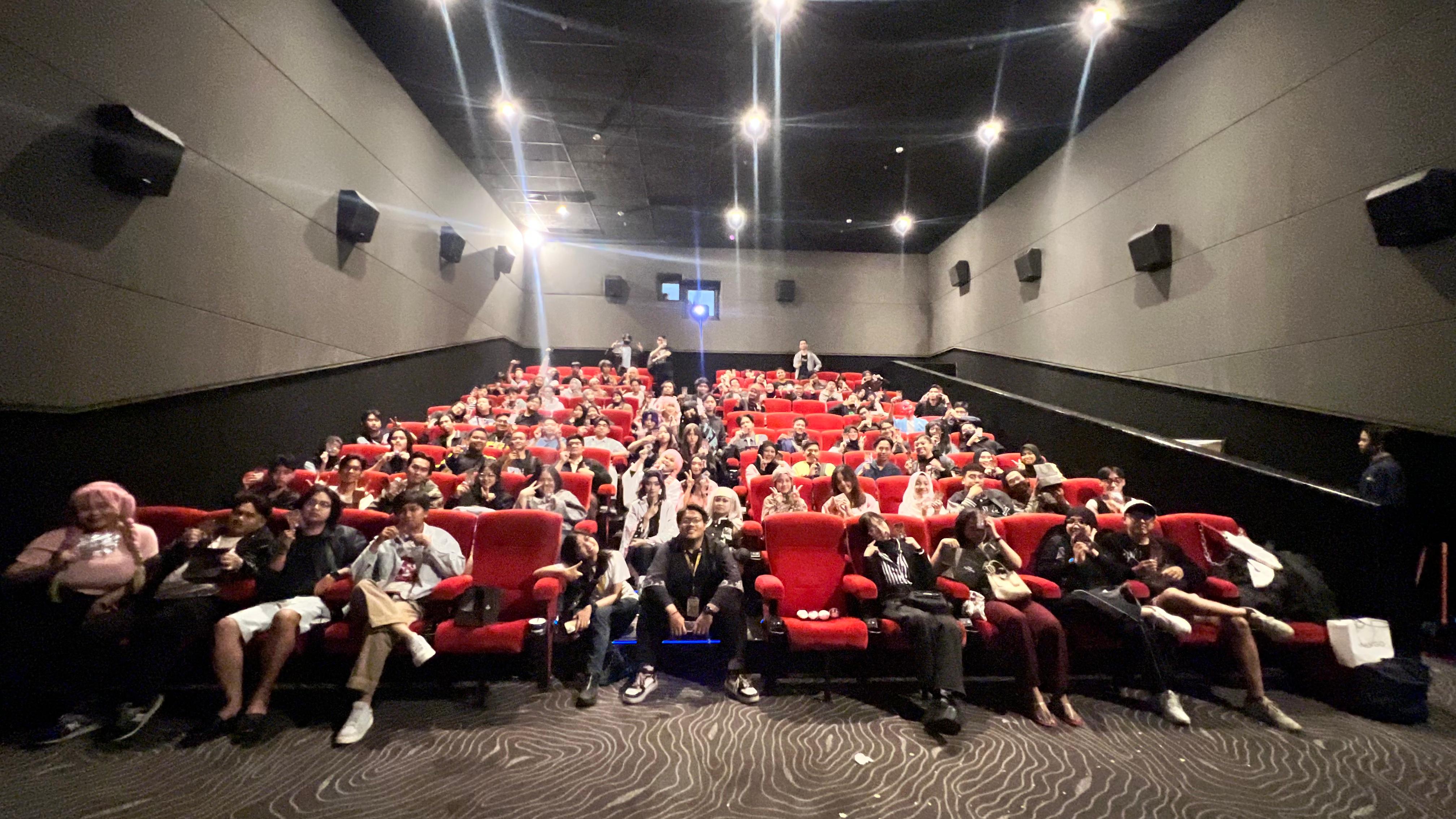 Fans Demon Slayer Kota Malang saat nobar Demon Slayer: Infinity Castle, Jumat (15/8/2025). Nonton bareng ini diadakan oleh Renata bersama EO dan komunitas di Kota Malang; Hotaru, Cosuki Malang, dan Cosmo.