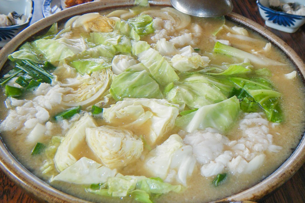 Touhei nabe, belut rebus dengan sayuran khas Jepang.