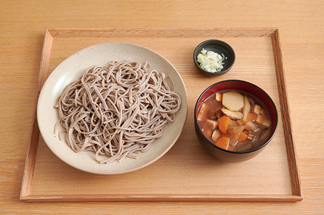 Tsuke-Kenchin adalah hidangan khas Ibaraki berupa mie soba yang dicelup ke dalam sup hangat kenchin-jiru berbahan sayuran umbi, tahu, dan miso.