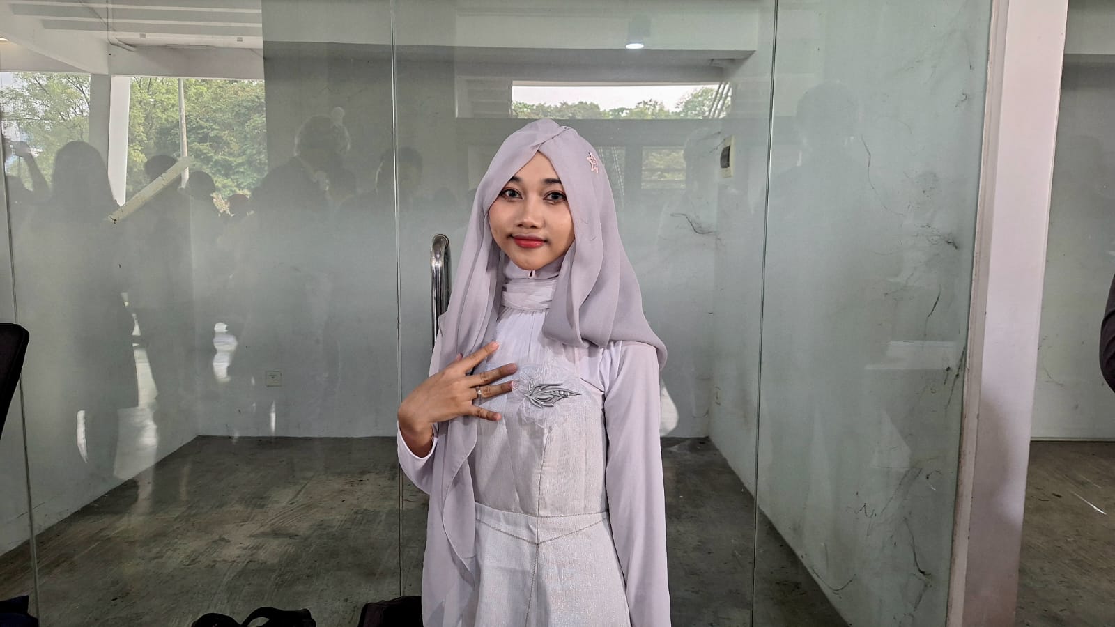 Mizu (20) asal Jakarta yang menjadi karakter MC di game Love and Deepspace.