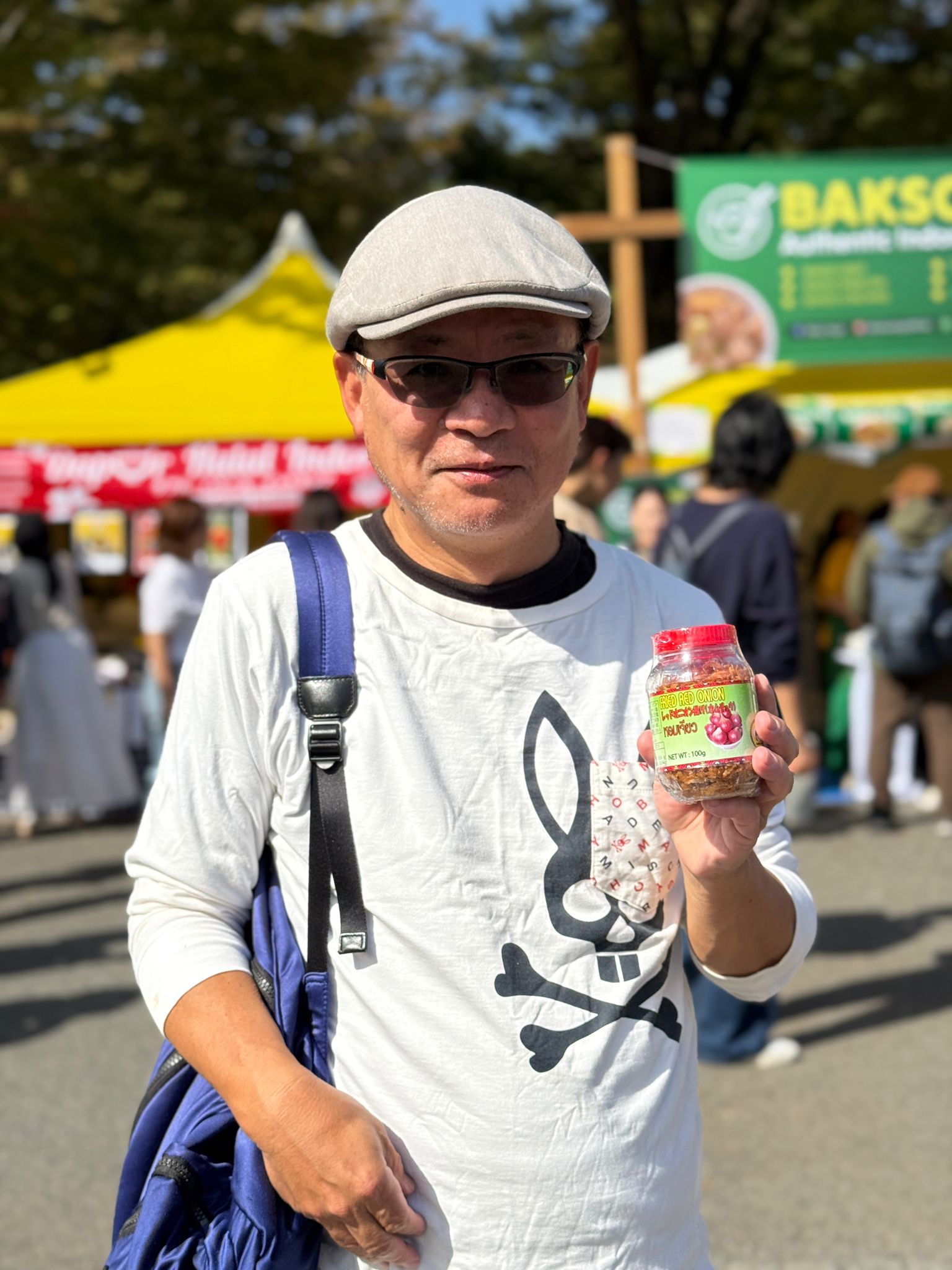 Osuka Toru asal Jepang, salah satu pengunjung Indonesia Japan Friendship Festival 2025. Ia sudah empat kali ke Indonesia dan mencari bawang goreng di festival ini.