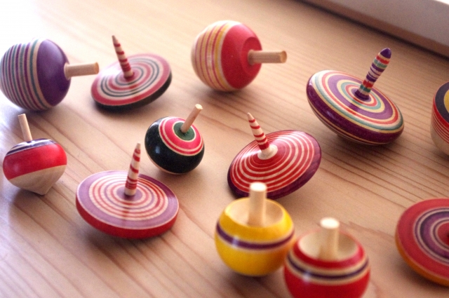 Koma, permainan gasing tradisional Jepang.