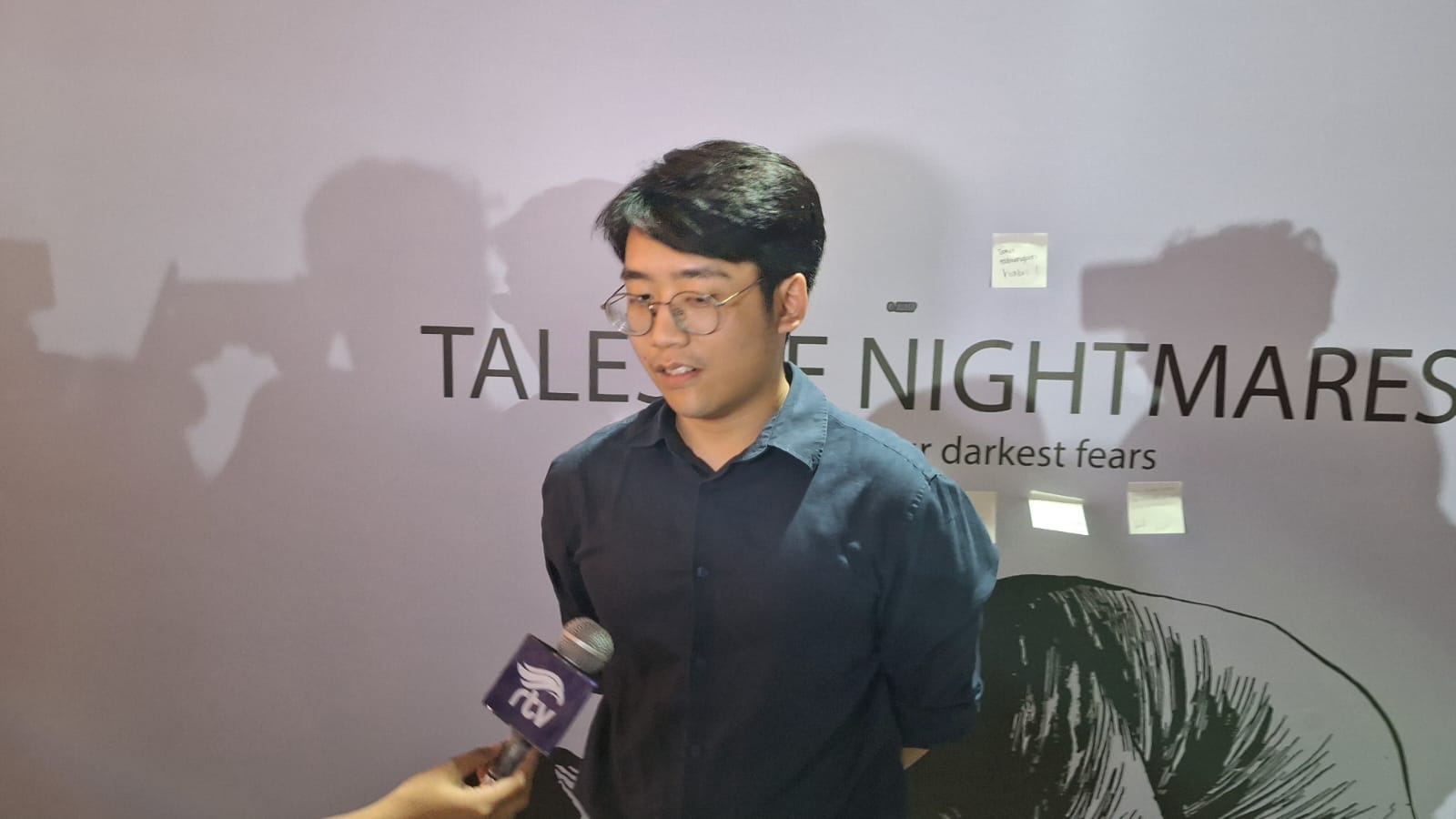 Creative Project Manager, Calvin saat diwawancarai oleh Ohayo Jepang saat Press Conference Rumah Misteri Junji Ito di Senayan Park, Jakarta pada Kamis (23/10/2025).