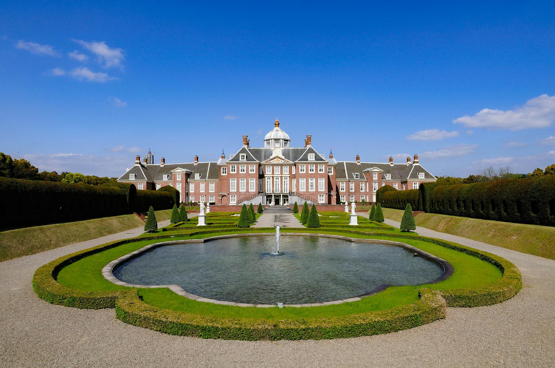 Huis Ten Bosch, tempat wisata ala Belanda di Jepang.