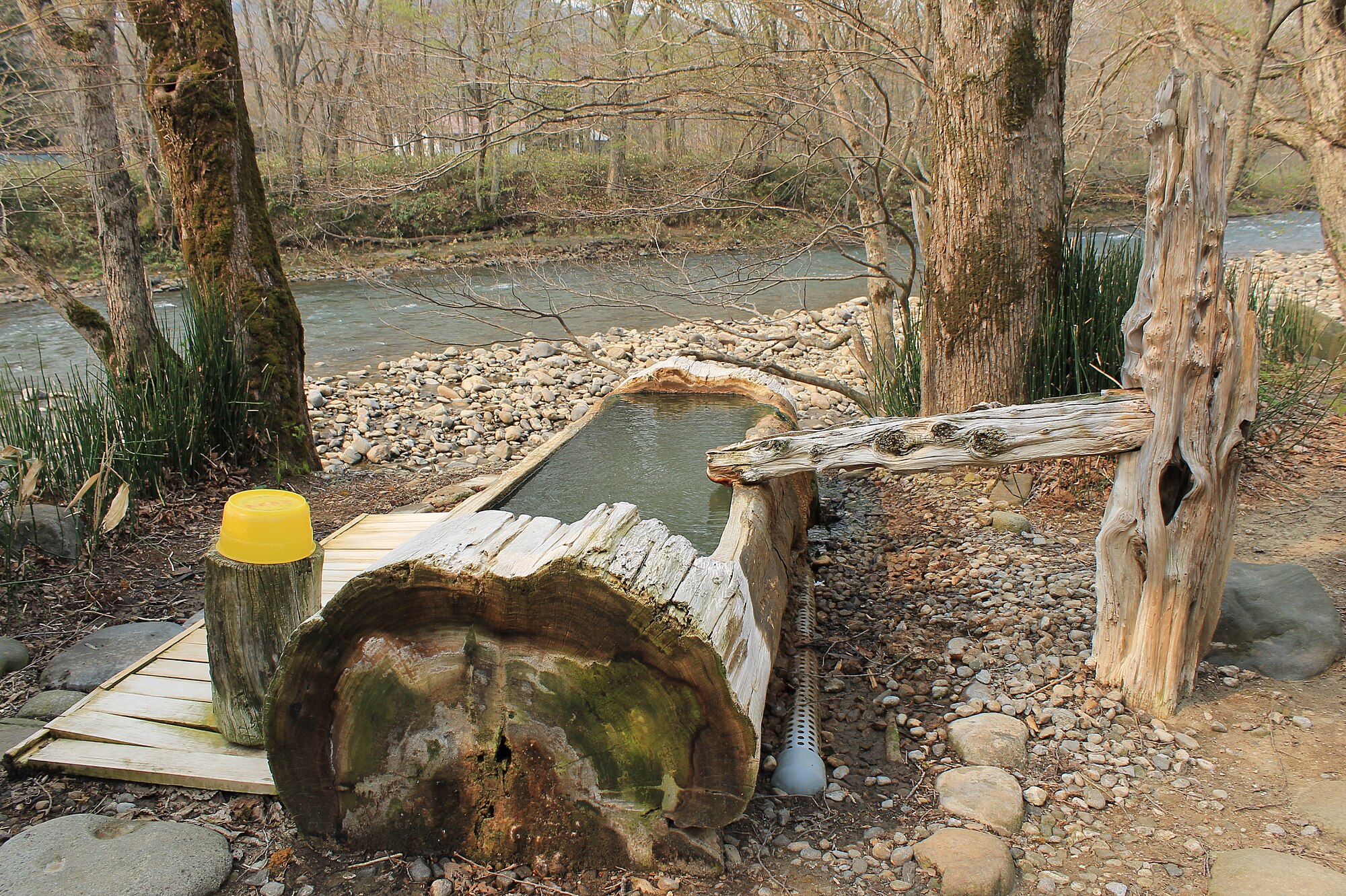 Pemandian Perak · Tochinino-yu (pemandian terbuka milik Ginkonyu).