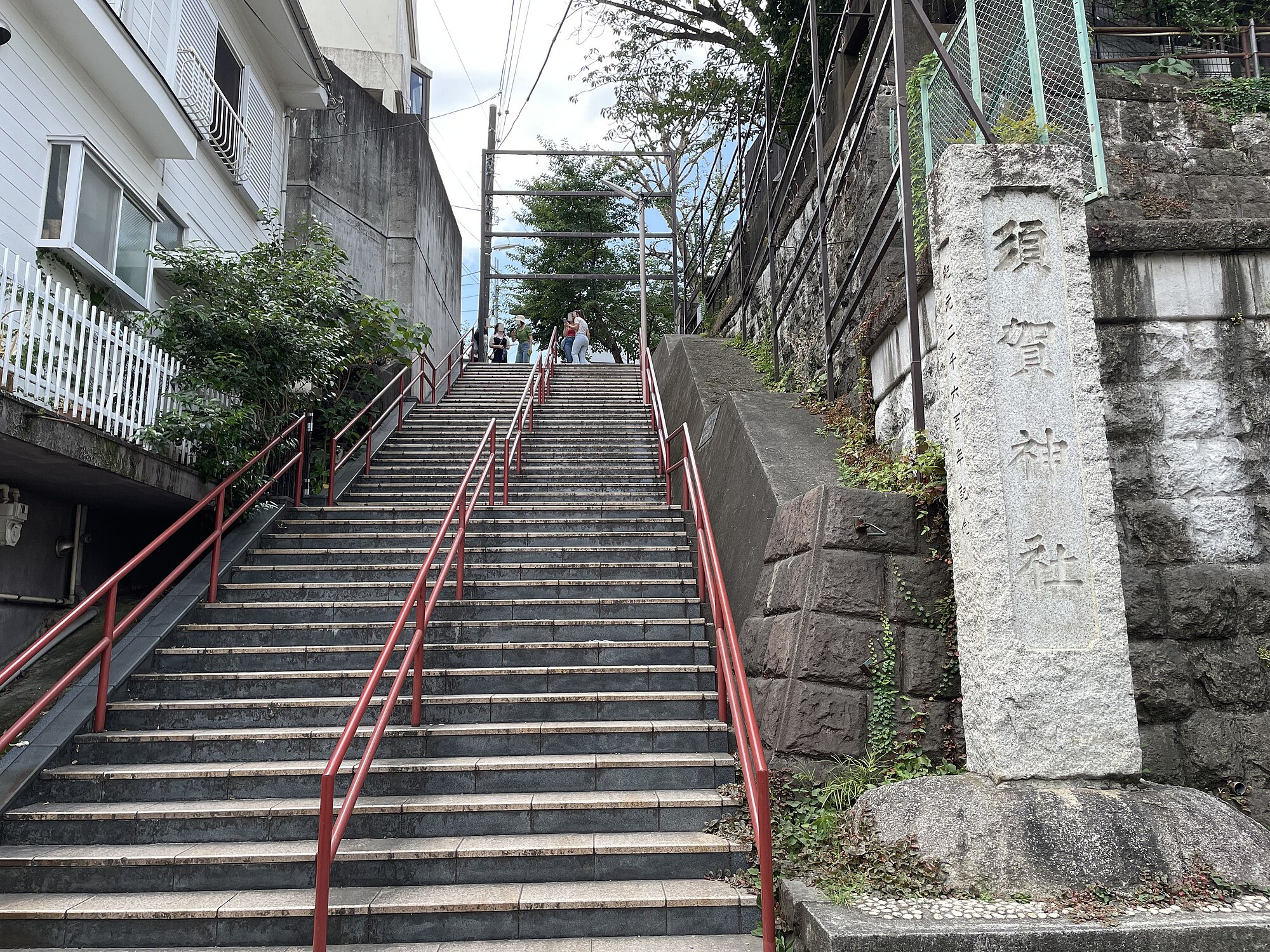 Tangga di depan Kuil Suga (Kecamatan Shinjuku).