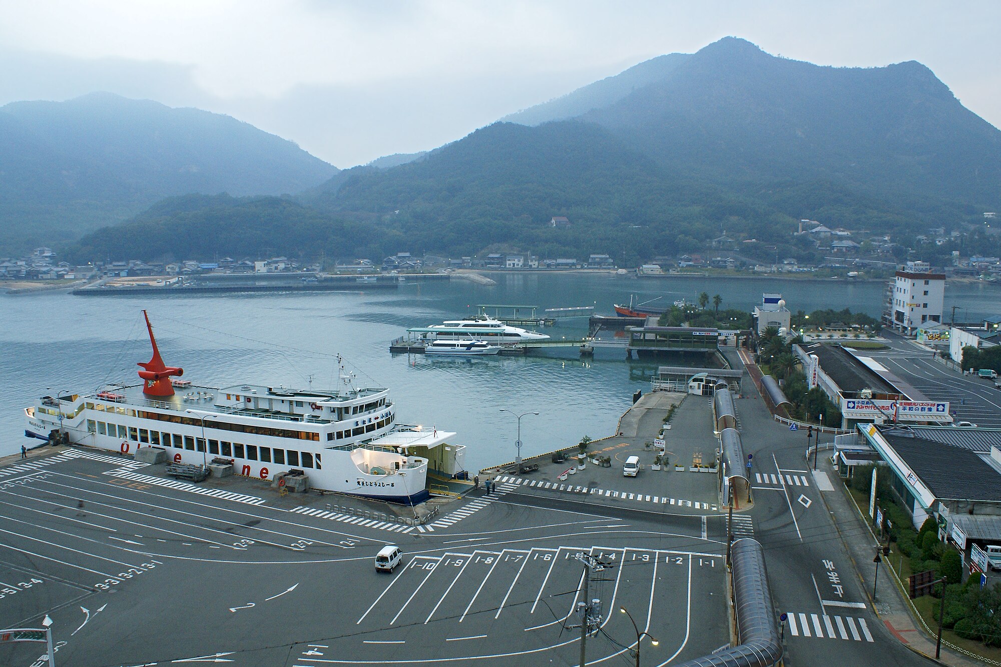 Pelabuhan Tonosho di Pulau Shodoshima, Prefektur Kagawa, Jepang.
