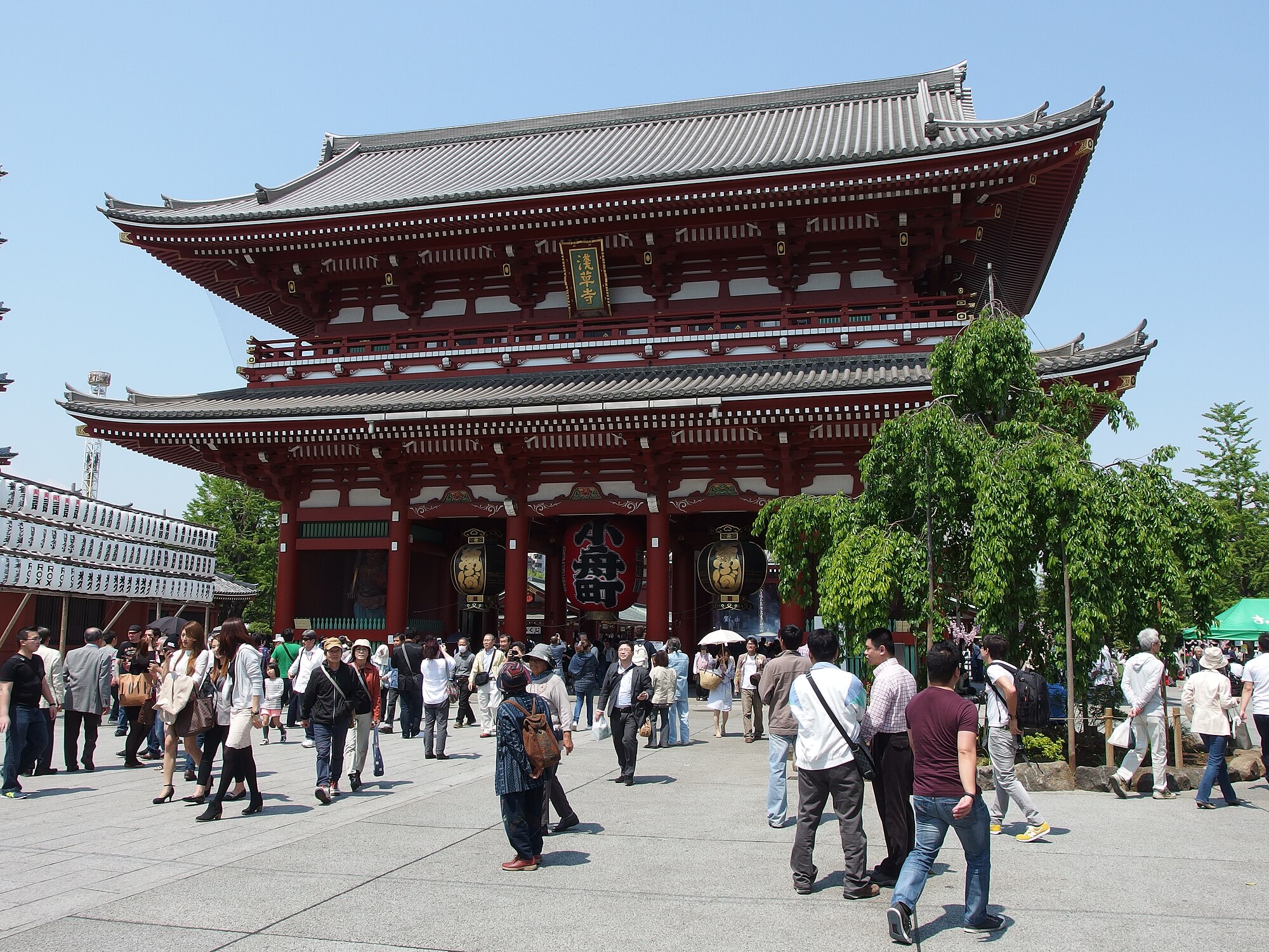 Gerbang Hozomon, Kuil Senso-ji, Asakusa, Jepang.