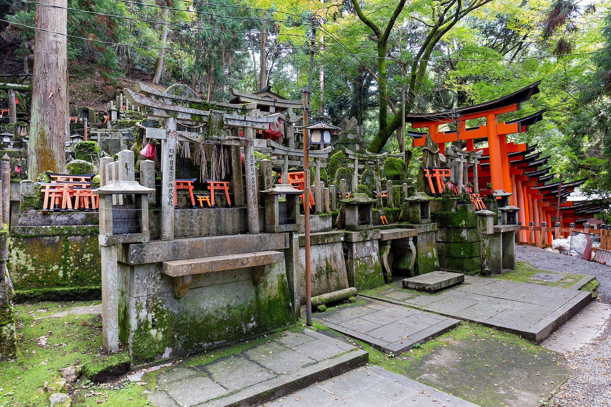Pura di Kuil Fushimi Inari-taisha di Kyoto, Jepang.